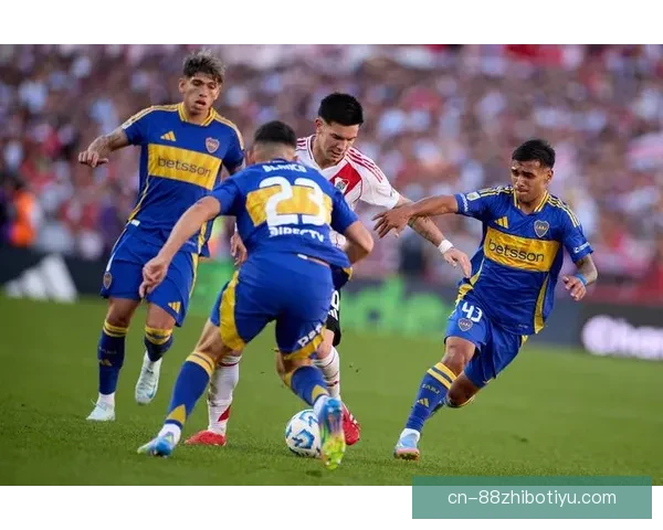 马斯坦托诺受球迷支持直抵内心